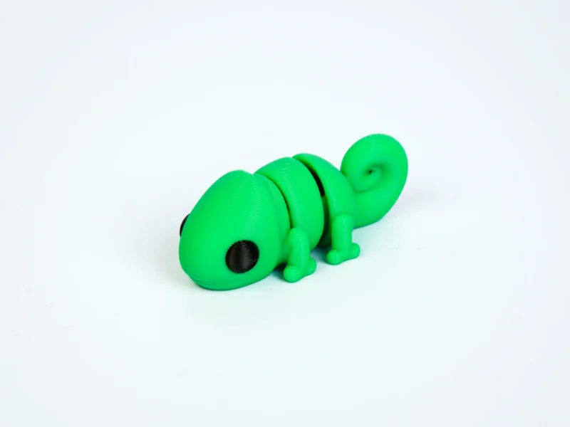 Mini articulated Chameleon - front view