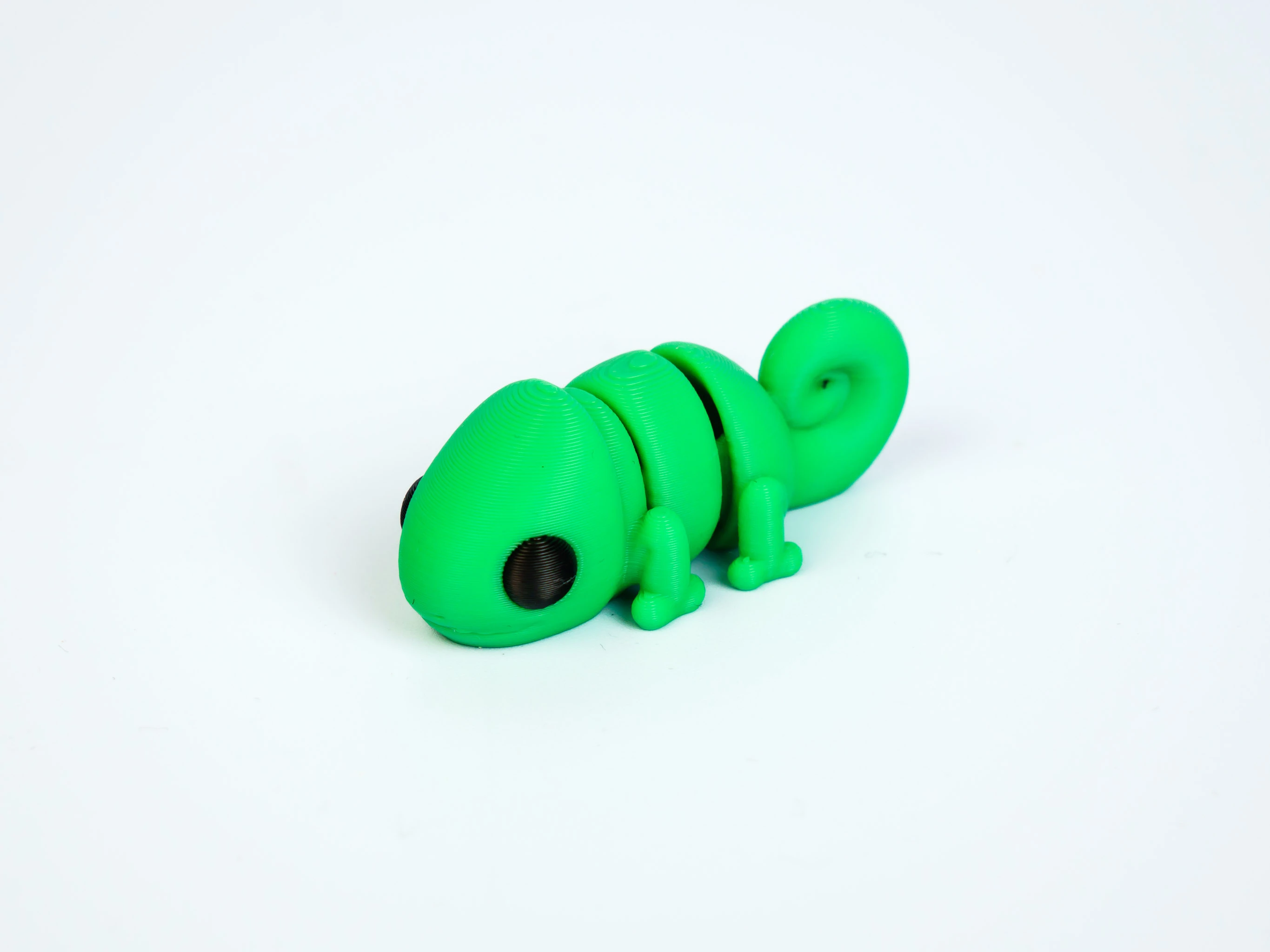 Mini articulated Chameleon - front view