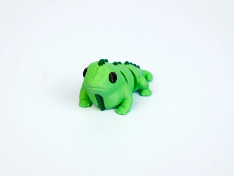 Mini articulated Iguana - front view