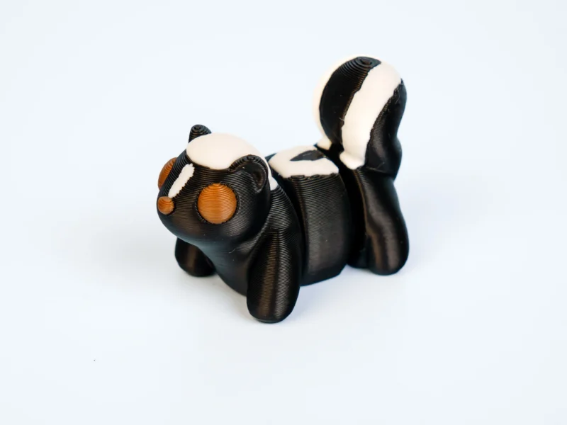 Mini articulated Skunk - front view